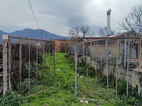 terreno in vendita ad Angri