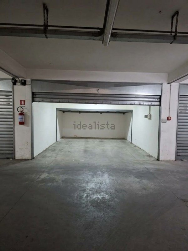 box auto in vendita ad Angri