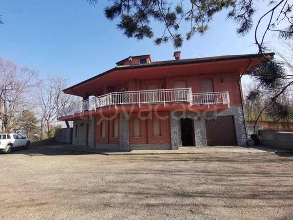 casa indipendente in vendita a Cerretto Langhe