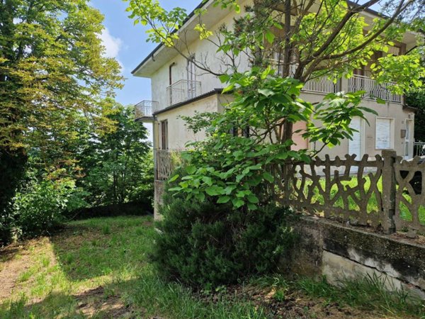 casa indipendente in vendita a Cerretto Langhe