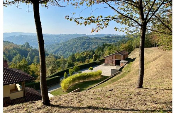 casa indipendente in vendita a Cerretto Langhe