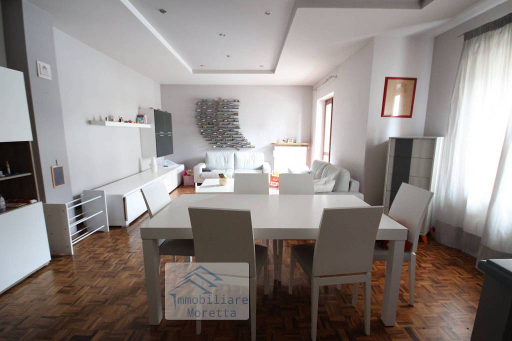casa indipendente in vendita a Cerretto Langhe