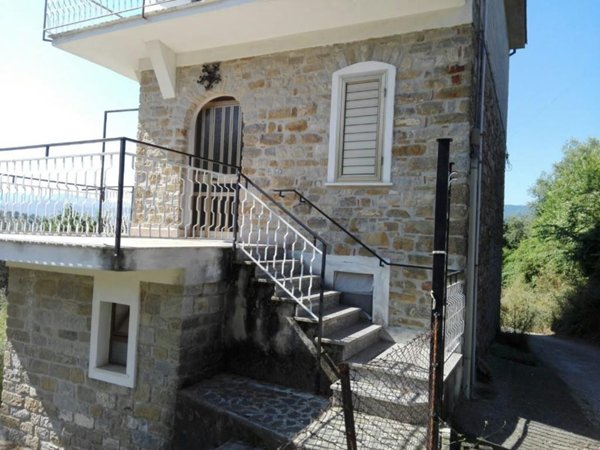 casa indipendente in vendita ad Aquara