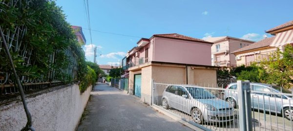appartamento in vendita ad Ascea in zona Marina di Ascea
