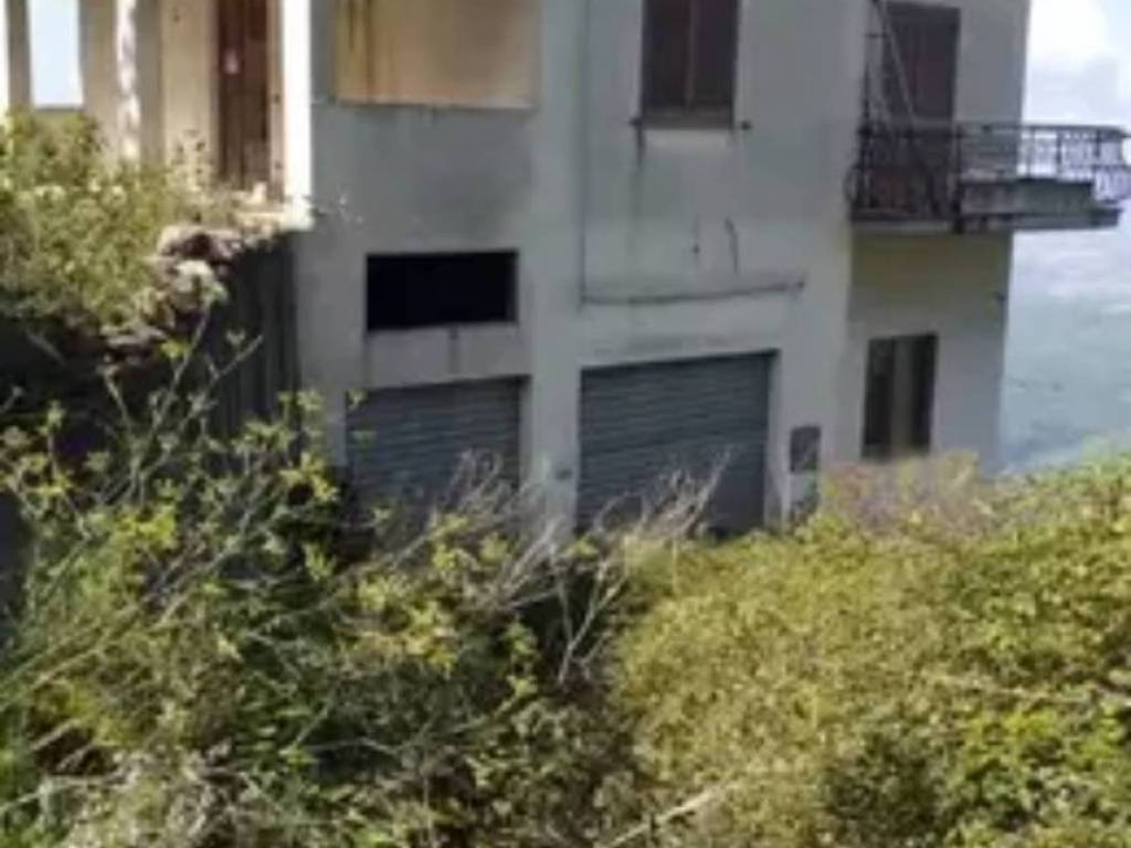 casa indipendente in vendita ad Ascea in zona Catona