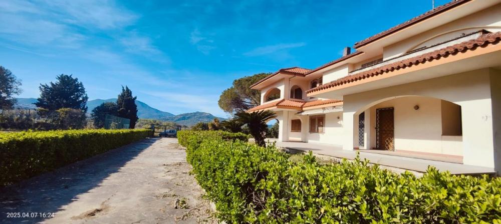 casa indipendente in vendita ad Ascea