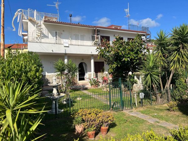 casa indipendente in vendita ad Ascea