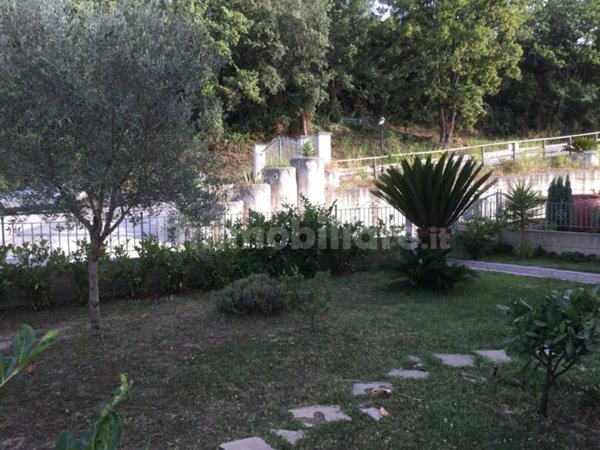 casa indipendente in vendita ad Ascea in zona Marina di Ascea