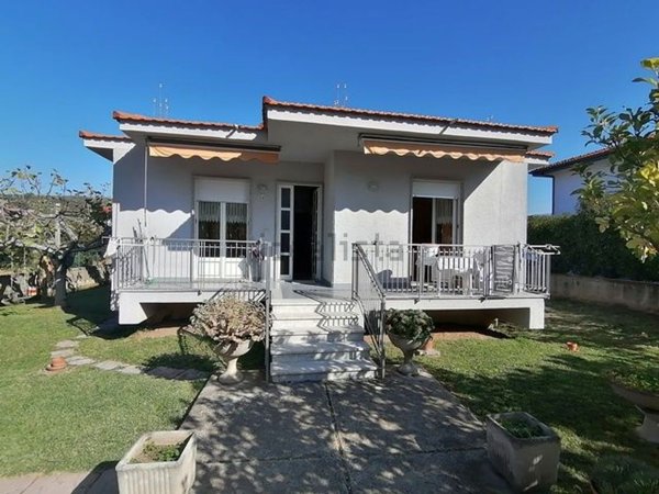 appartamento in vendita ad Ascea in zona Marina di Ascea