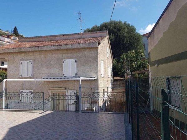 casa indipendente in vendita ad Ascea
