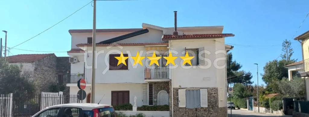 casa indipendente in vendita ad Ascea in zona Marina di Ascea