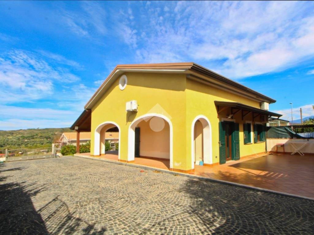 casa indipendente in vendita ad Ascea