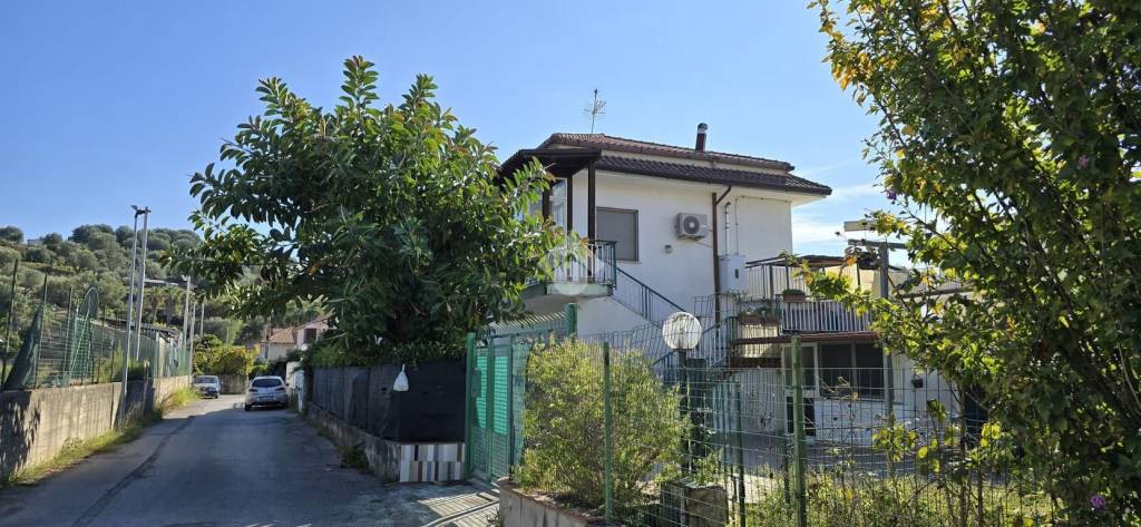 casa indipendente in vendita ad Ascea