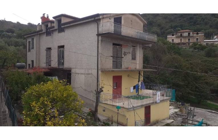 casa indipendente in vendita ad Ascea in zona Marina di Ascea