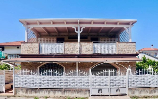 casa indipendente in vendita ad Ascea