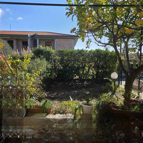 casa indipendente in vendita ad Ascea in zona Marina di Ascea