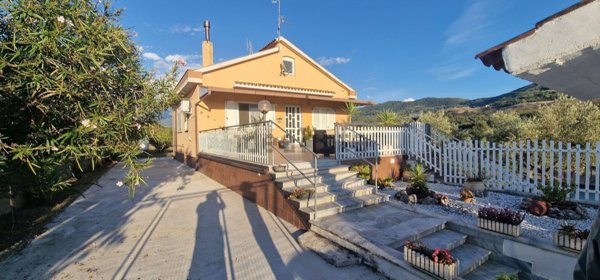 casa indipendente in vendita ad Ascea