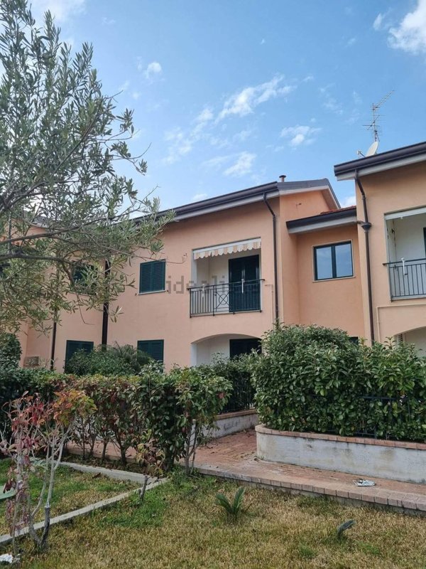 appartamento in vendita ad Ascea in zona Marina di Ascea