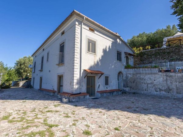 casa indipendente in vendita ad Ascea