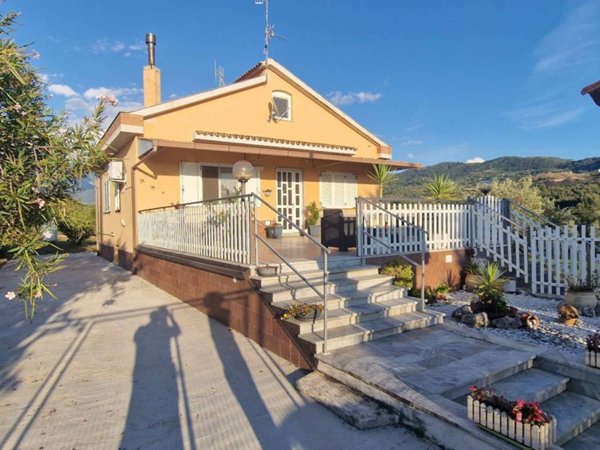 casa indipendente in vendita ad Ascea
