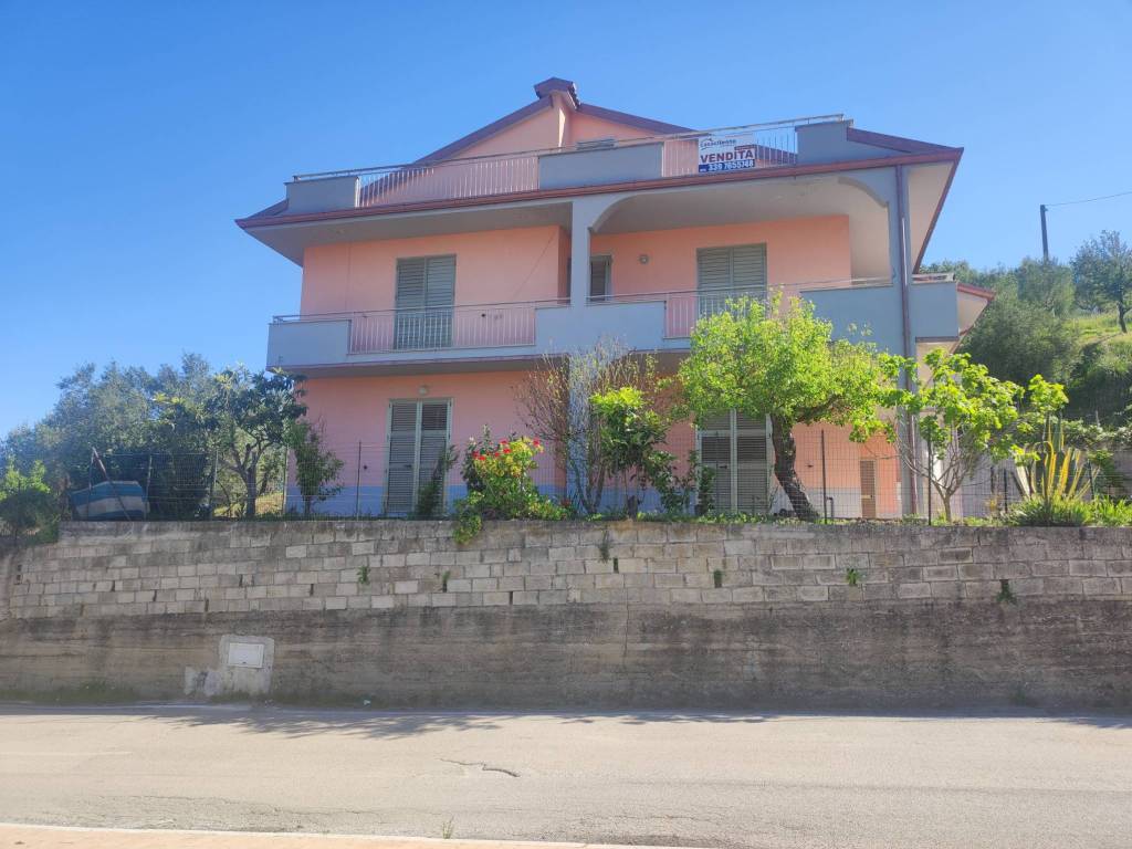 casa indipendente in vendita ad Ascea in zona Stanpella
