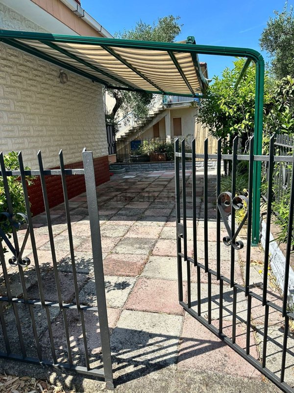 casa indipendente in vendita ad Ascea in zona Marina di Ascea