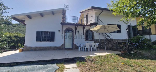 casa indipendente in vendita ad Ascea in zona Stanpella