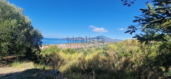 casa indipendente in vendita ad Ascea in zona Stanpella