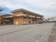 locale commerciale in vendita ad Atena Lucana