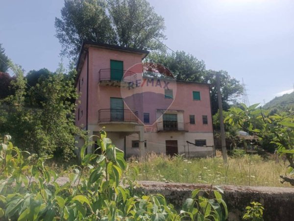 casa indipendente in vendita ad Atena Lucana