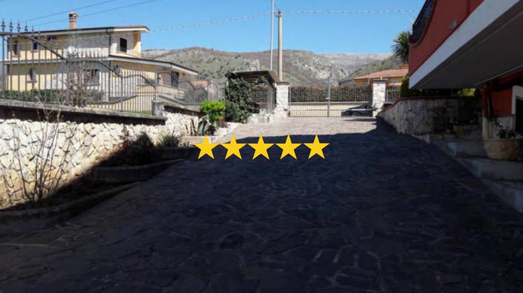 casa indipendente in vendita ad Atena Lucana