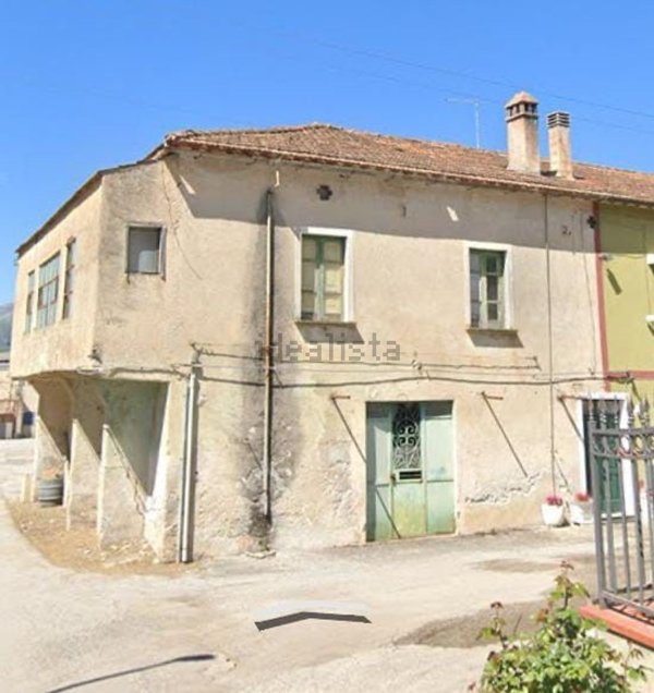 casa indipendente in vendita ad Atena Lucana