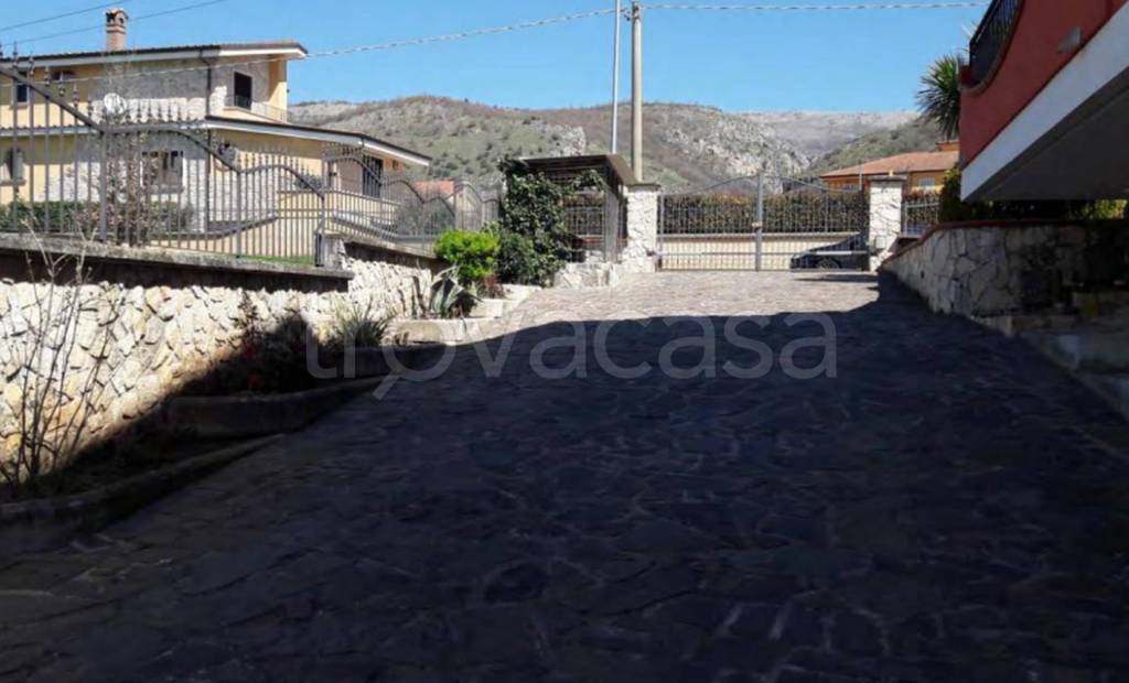 casa indipendente in vendita ad Atena Lucana