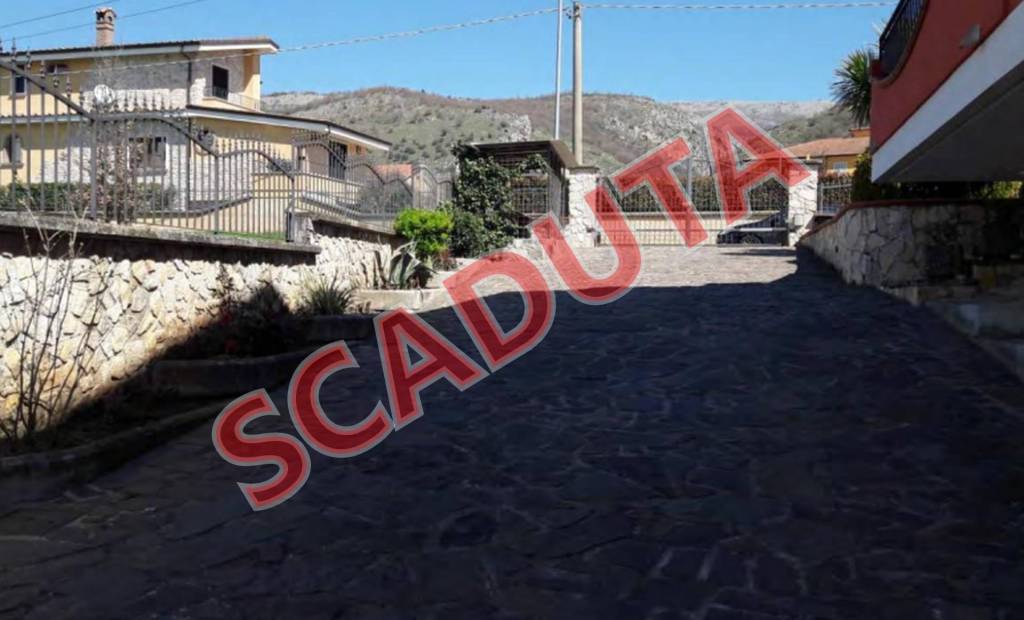 casa indipendente in vendita ad Atena Lucana