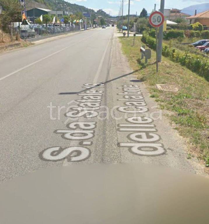 locale commerciale in vendita ad Atena Lucana