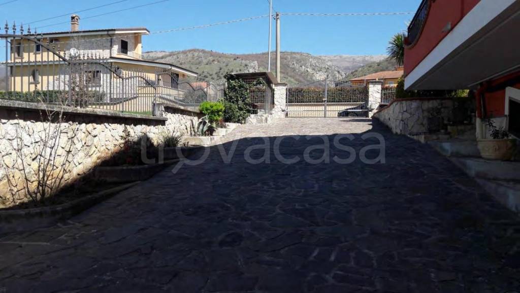 casa indipendente in vendita ad Atena Lucana in zona Atena Scalo