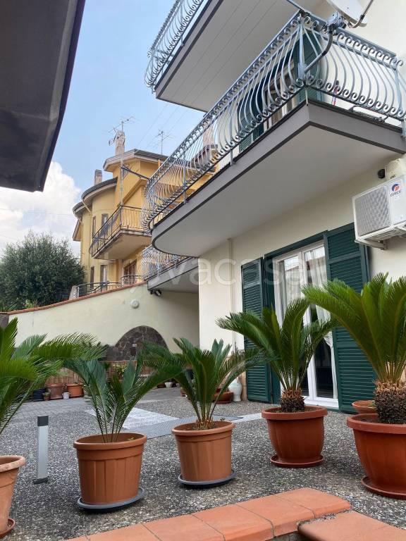 casa indipendente in vendita a Baronissi in zona Caprecano