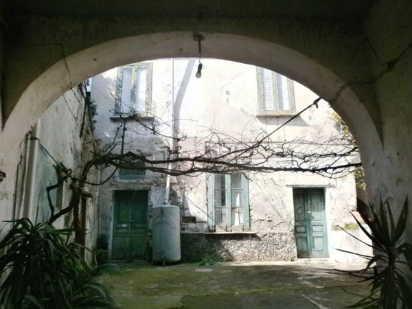 appartamento in vendita a Baronissi in zona Saragnano