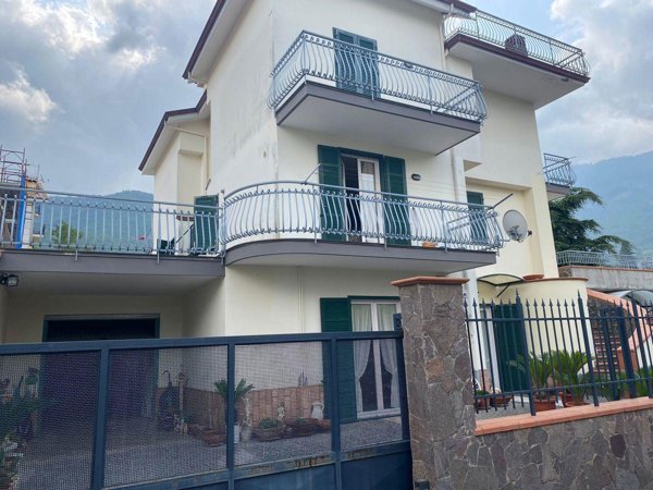 appartamento in vendita a Baronissi in zona Caprecano