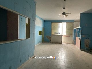 locale di sgombero in vendita a Baronissi in zona Antessano