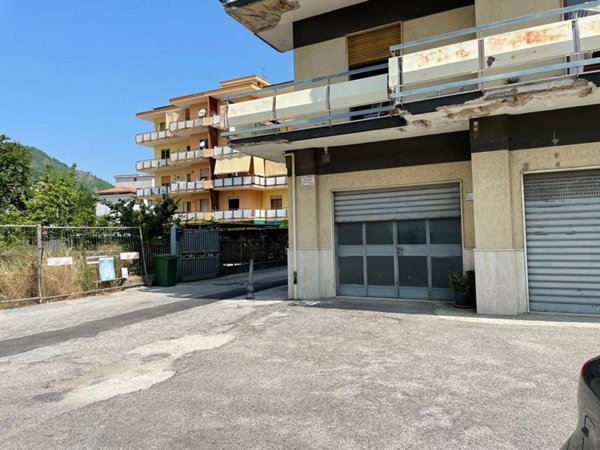 negozio in vendita a Baronissi