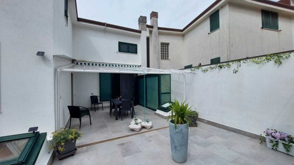 casa indipendente in vendita a Baronissi