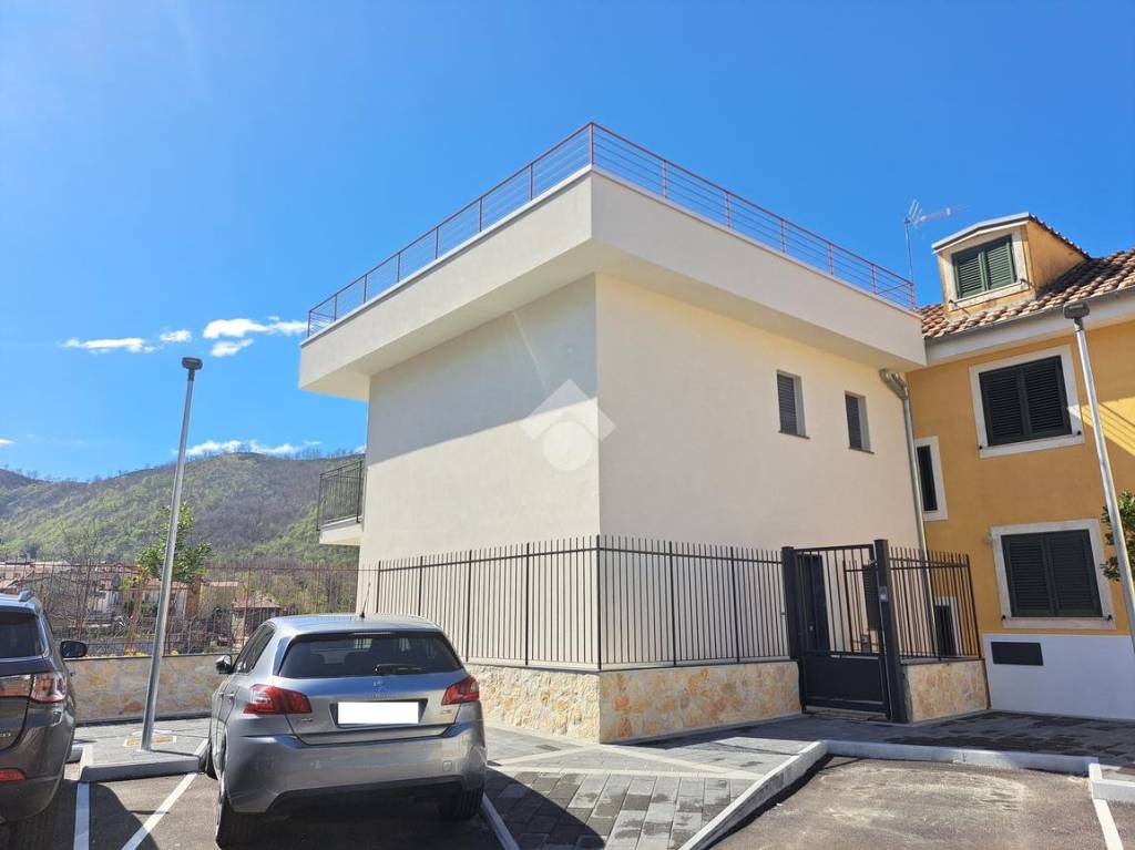 casa indipendente in vendita a Baronissi in zona Caprecano