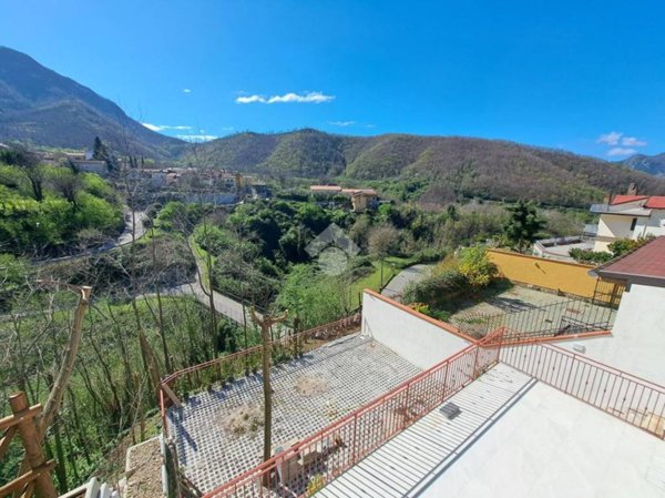 casa indipendente in vendita a Baronissi in zona Caprecano