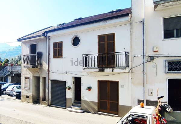 casa semindipendente in vendita a Baronissi
