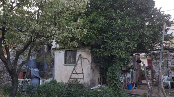 casa indipendente in vendita a Baronissi in zona Saragnano