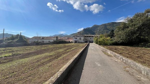 casa indipendente in vendita a Baronissi in zona Saragnano