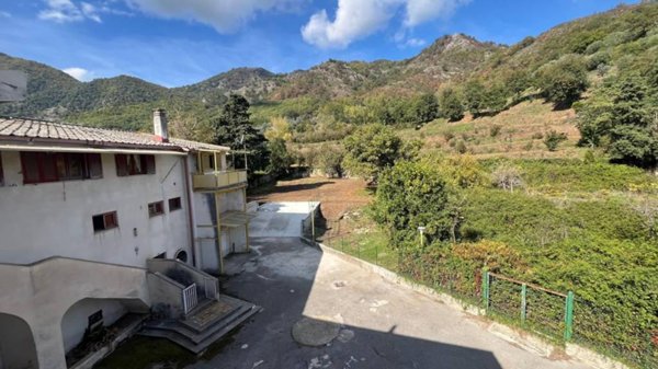 casa indipendente in vendita a Baronissi in zona Saragnano