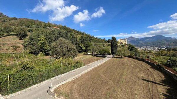 casa indipendente in vendita a Baronissi in zona Saragnano