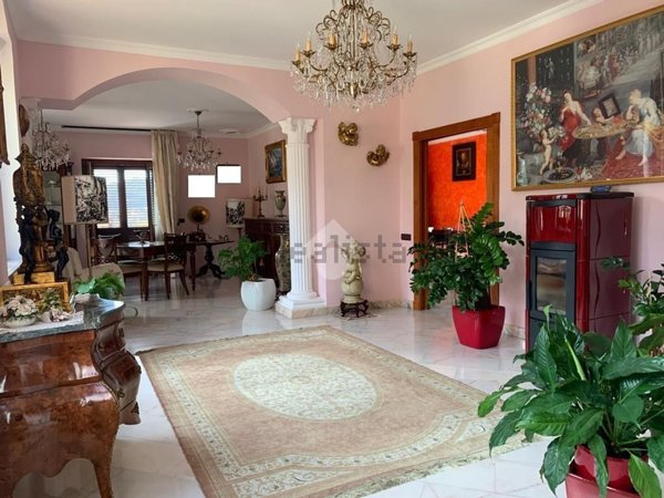 casa semindipendente in vendita a Baronissi